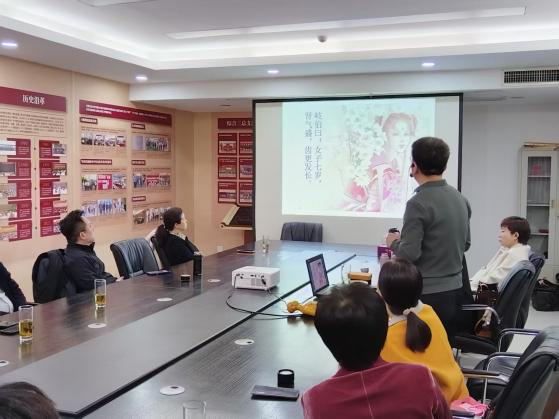  民盟综合三总支举办“关爱女性健康，共享美好生活”主题讲座(图1)