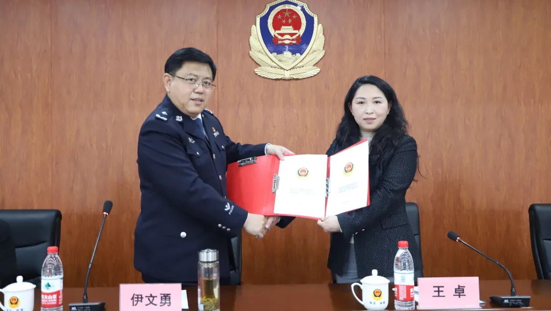 民盟保定市委与河北省保定强制隔离戒毒所联合举办“黄丝带帮教”合作签约仪式(图2)