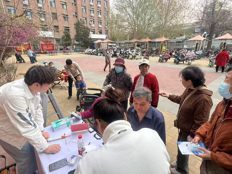 民盟河北省直文化二总支 开展“爱牙在行动，健康进社区”义诊活动(图2)