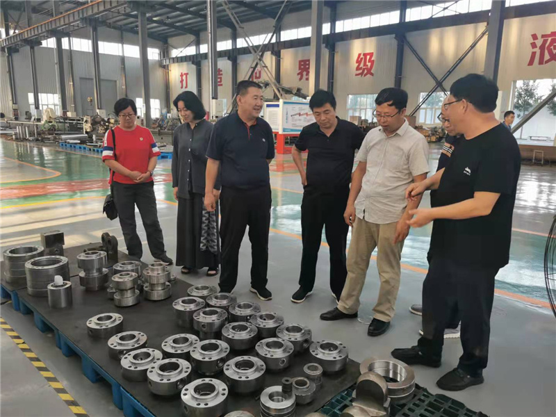 民盟邯郸市委赴河北韶液机械科技有限公司调研(图2) 民盟邯郸市委赴河北韶液机械科技有限公司调研(图2)